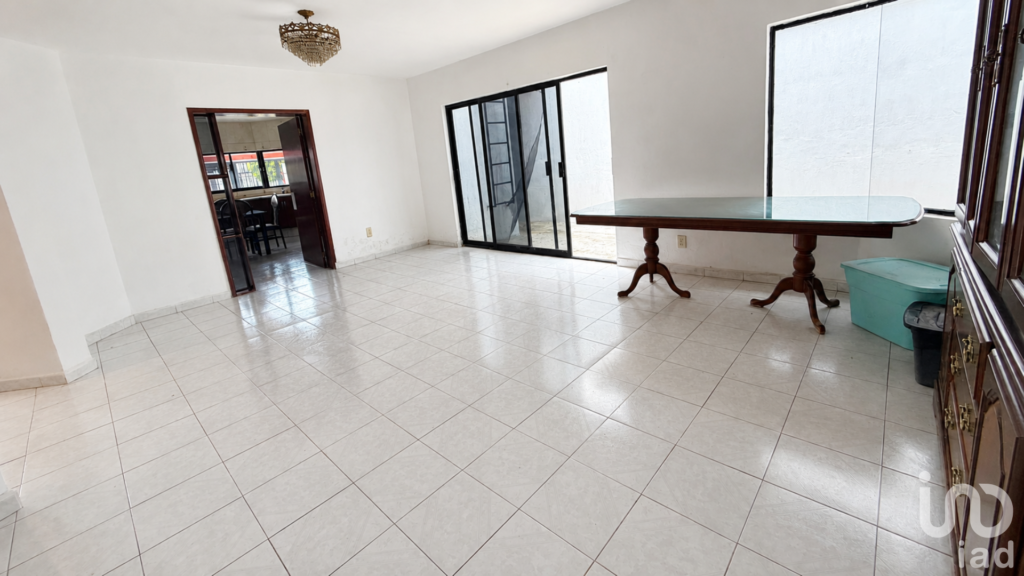 Casa en venta en el Palomar Zona Jockey