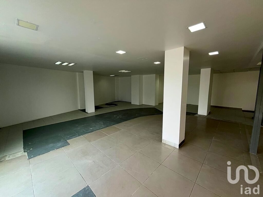 RENTA IDEAL PARA BANCO, TIENDA DEPARTAMENTAL, FARMACIA, LABORATORIO, SOBRE AV. UNIVERSIDAD