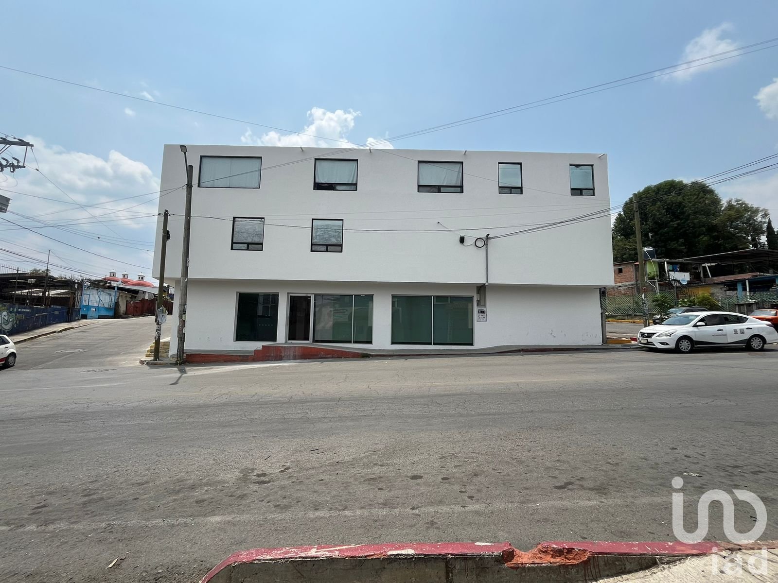 RENTA IDEAL PARA BANCO, TIENDA DEPARTAMENTAL, FARMACIA, LABORATORIO, SOBRE AV. UNIVERSIDAD