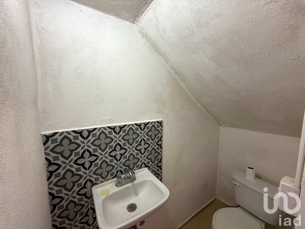 CASA EN VENTA EN CUMBRES DEL VALLE