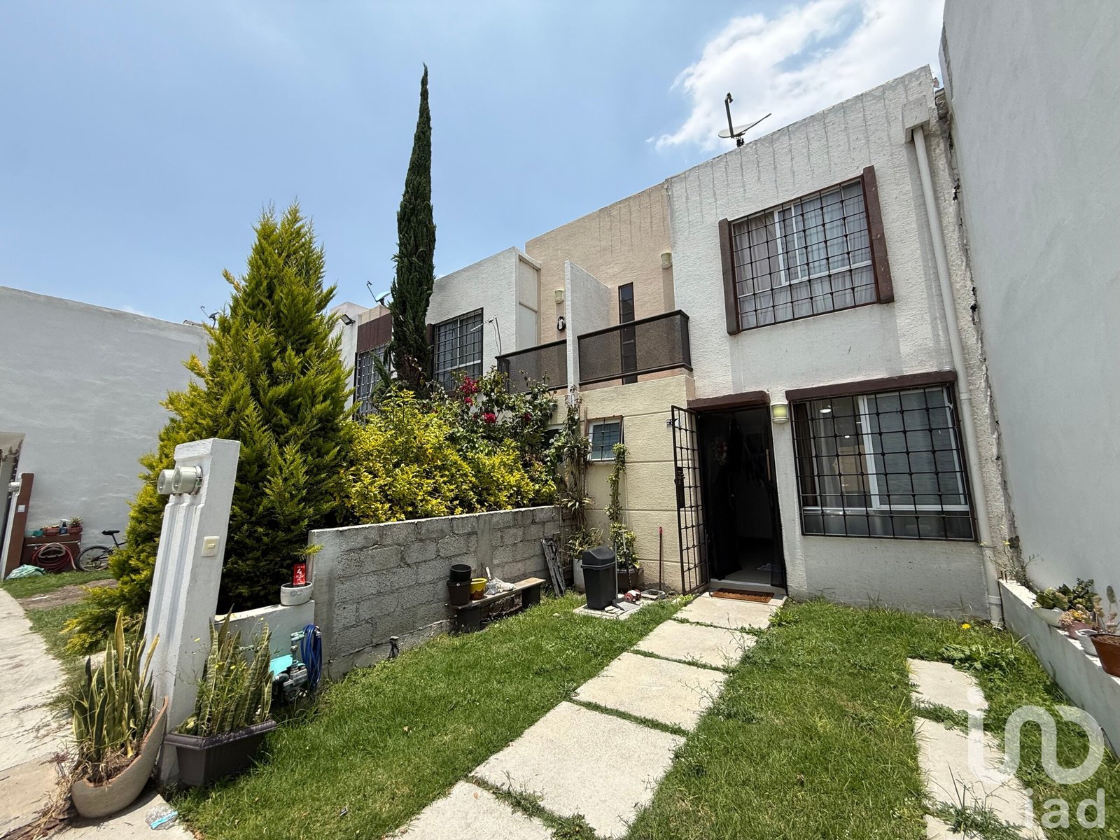 CASA EN VENTA EN LAS AMÉRICAS IV CASA EN VENTA EN LAS AMÉRICAS IV