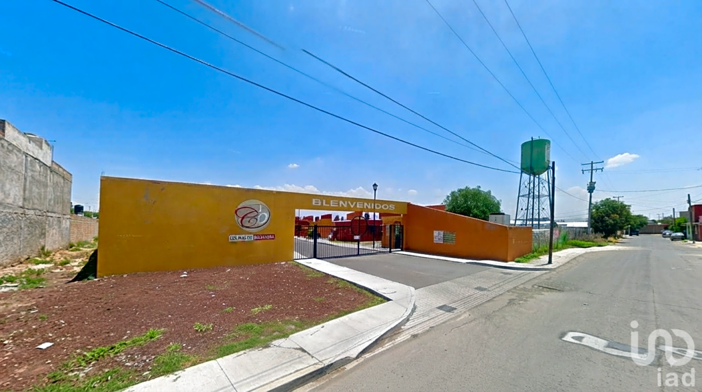 CASA VENTA  UNA PLANTA CORREGIDORA QUERETARO