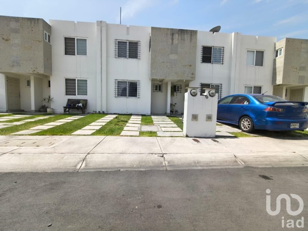 CASA EN VENTA QUETETARO  FRACC TRES CANTOS