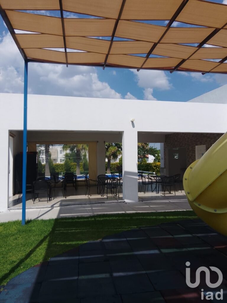 CASA EN VENTA QUETETARO  FRACC TRES CANTOS