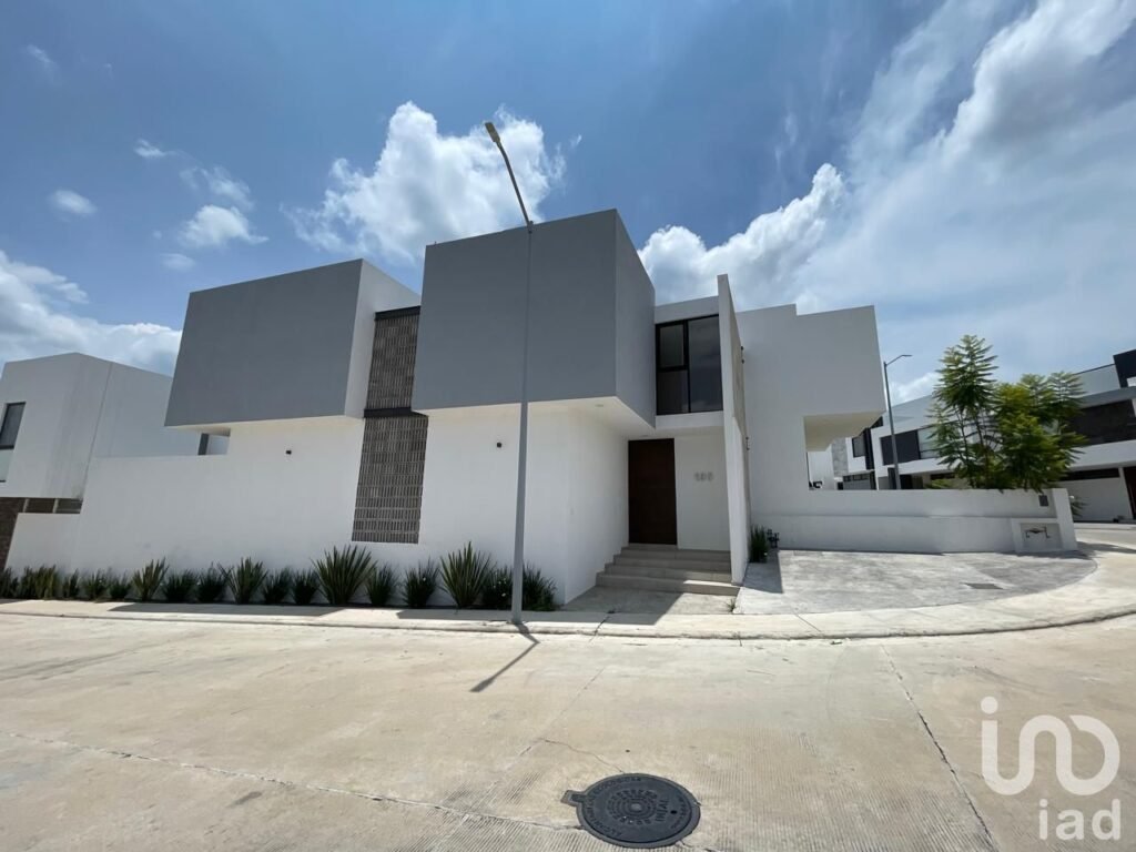 Casa en Venta en Frac. Lomalta, Tres Marías, Morelia