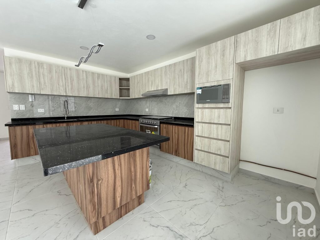 Venta de casa nueva atrás de Plaza San Diego
