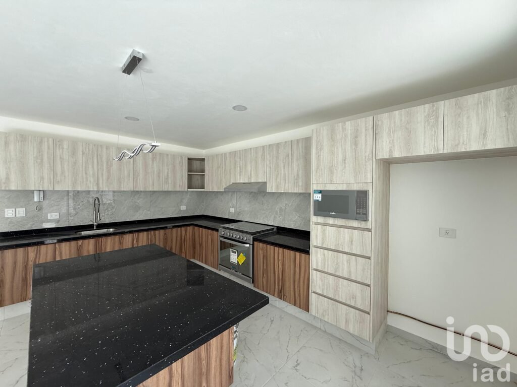 Venta de casa nueva atrás de Plaza San Diego