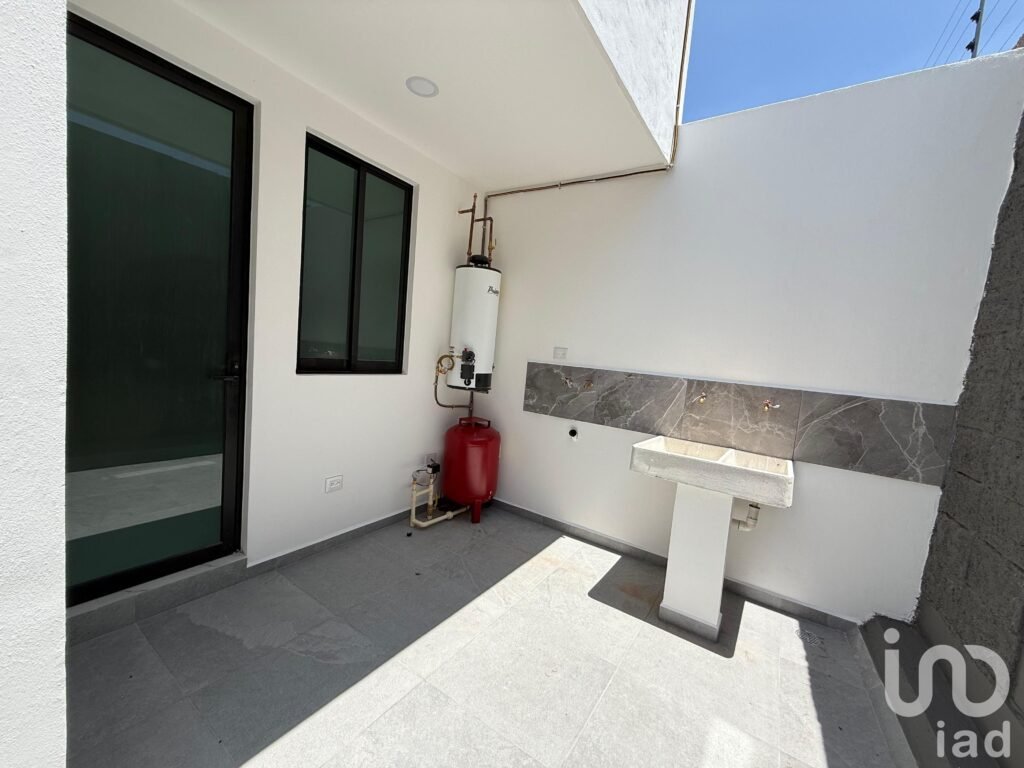 Venta de casa nueva atrás de Plaza San Diego