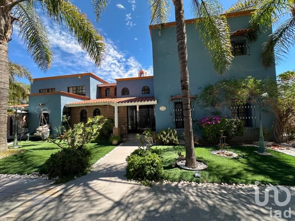 CASA  EN VENTA EN CERRADA LOS OLIVOS, CAMINO A SAN IGNACIO  AGUASCALIENTES, SUP. 2011 M2