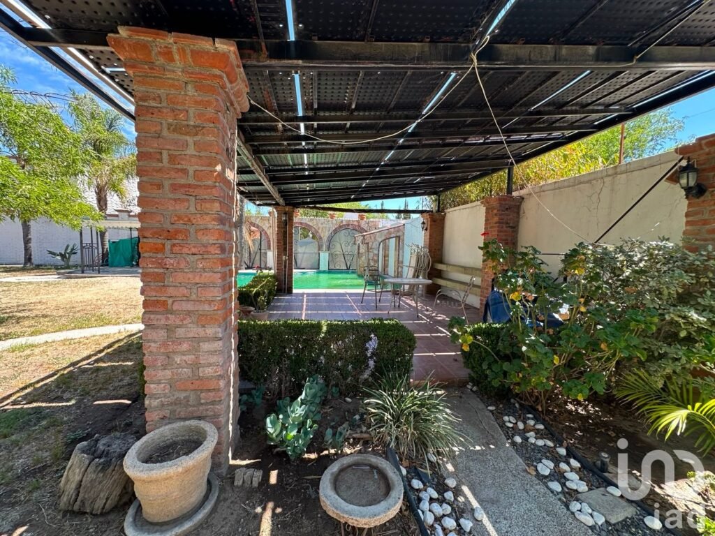 CASA  EN VENTA EN CERRADA LOS OLIVOS, CAMINO A SAN IGNACIO  AGUASCALIENTES, SUP. 2011 M2