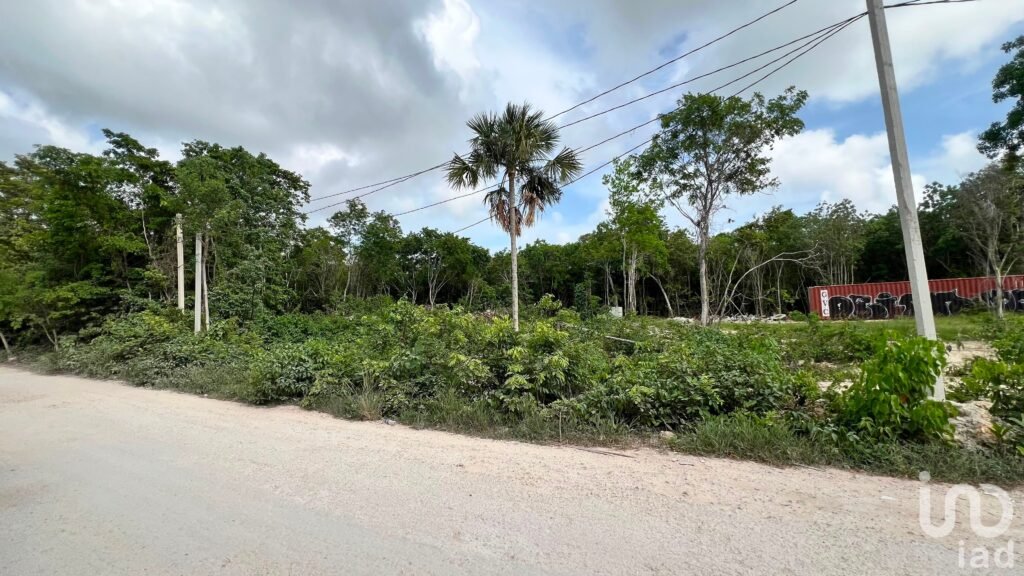 TERRENO EN ESQUINA  4,000 M2  EN VENTA (prolongación La Luna)