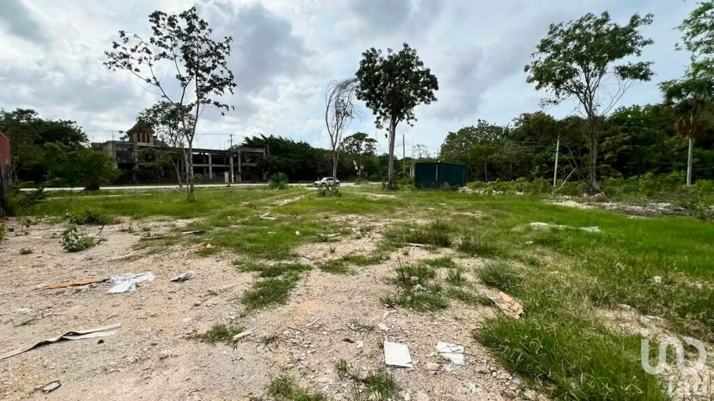 TERRENO EN ESQUINA  4,000 M2  EN VENTA (prolongación La Luna)
