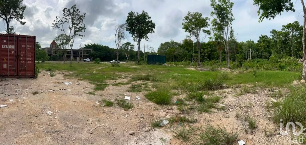 TERRENO EN ESQUINA  4,000 M2  EN VENTA (prolongación La Luna)