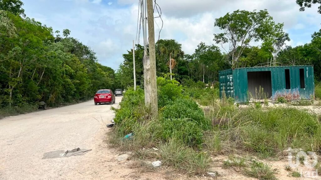 TERRENO EN ESQUINA  4,000 M2  EN VENTA (prolongación La Luna)