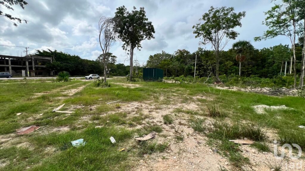 TERRENO EN ESQUINA  4,000 M2  EN VENTA (prolongación La Luna)