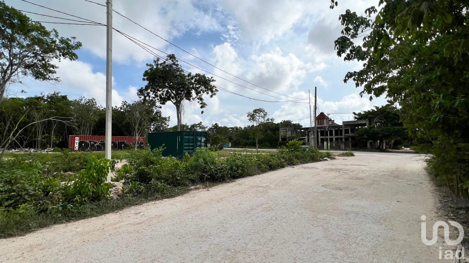 TERRENO EN ESQUINA  4,000 M2  EN VENTA (prolongación La Luna)