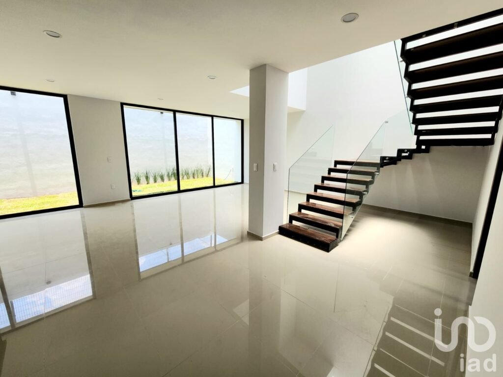 Casa Nueva en Venta en Lomalta Tres Marías | 4 Recámaras | Jardín