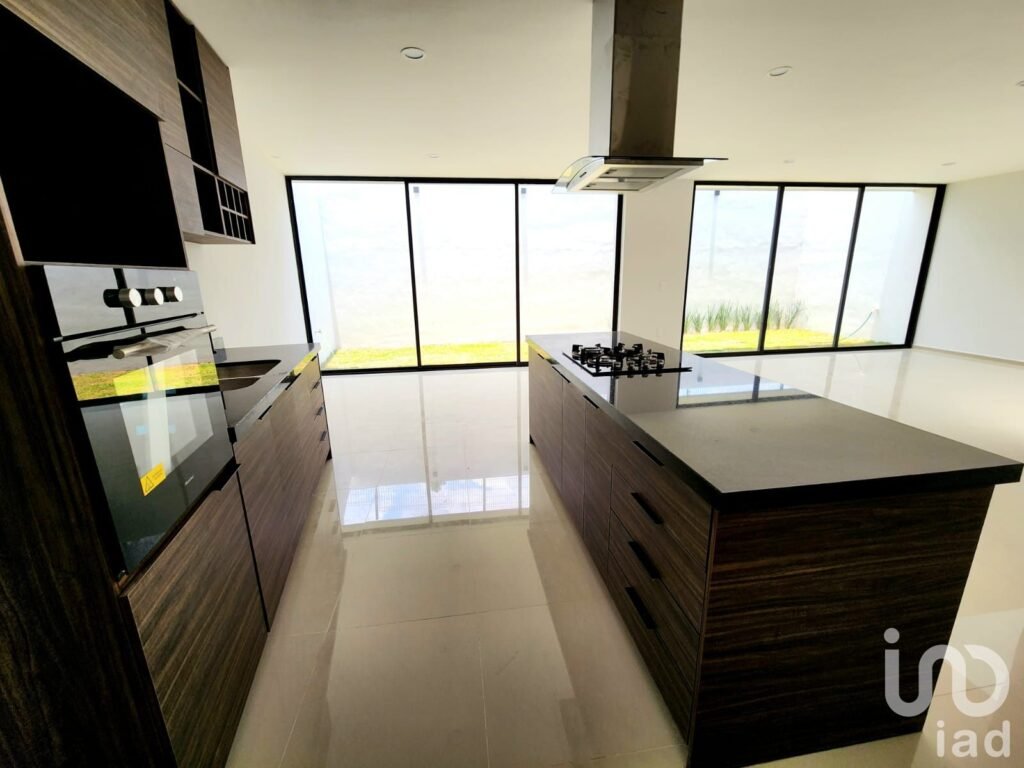 Casa Nueva en Venta en Lomalta Tres Marías | 4 Recámaras | Jardín