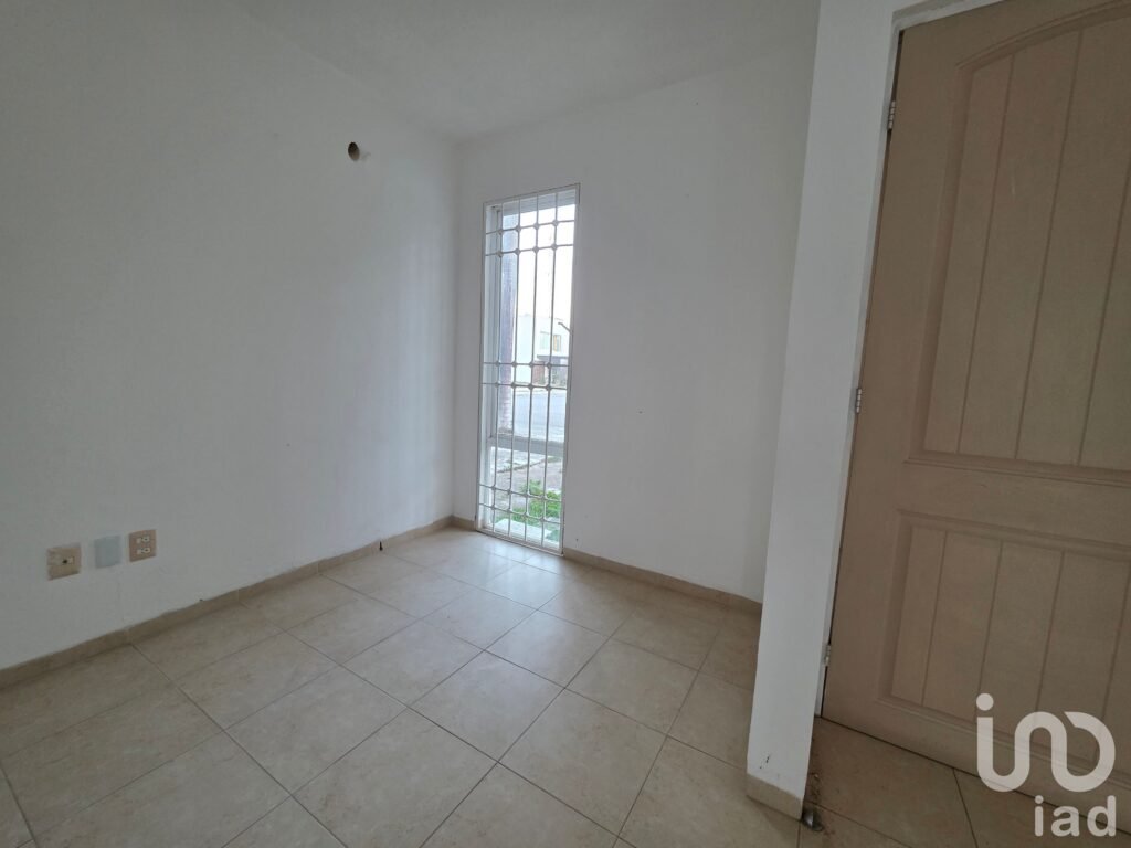 Casa en Venta en Cancún - 3 habitaciones - Fraccionamiento con alberca