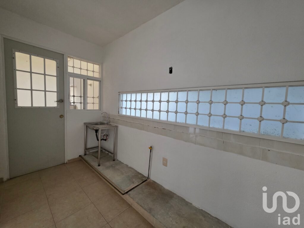 Casa en Venta en Cancún - 3 habitaciones - Fraccionamiento con alberca