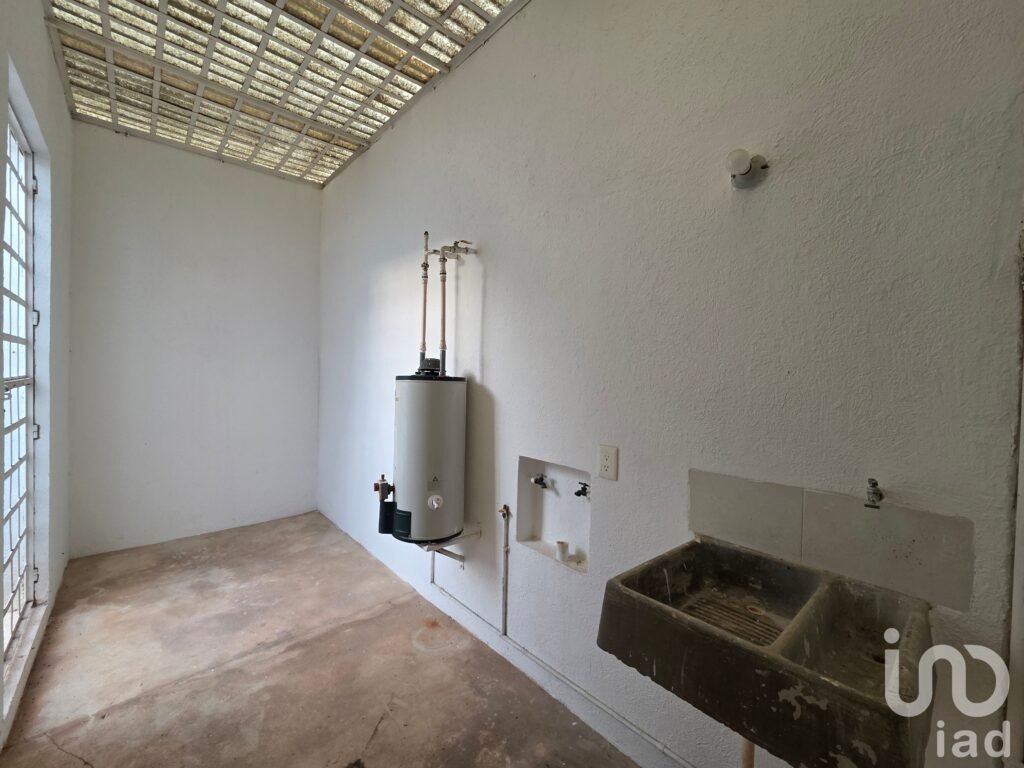 Casa en Venta en Cancún - 3 habitaciones - Fraccionamiento con alberca