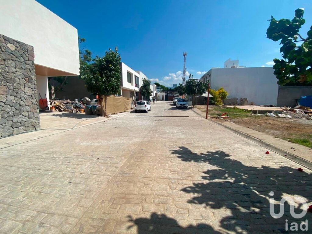Terreno en Venta, en Privada, Col. del Empleado