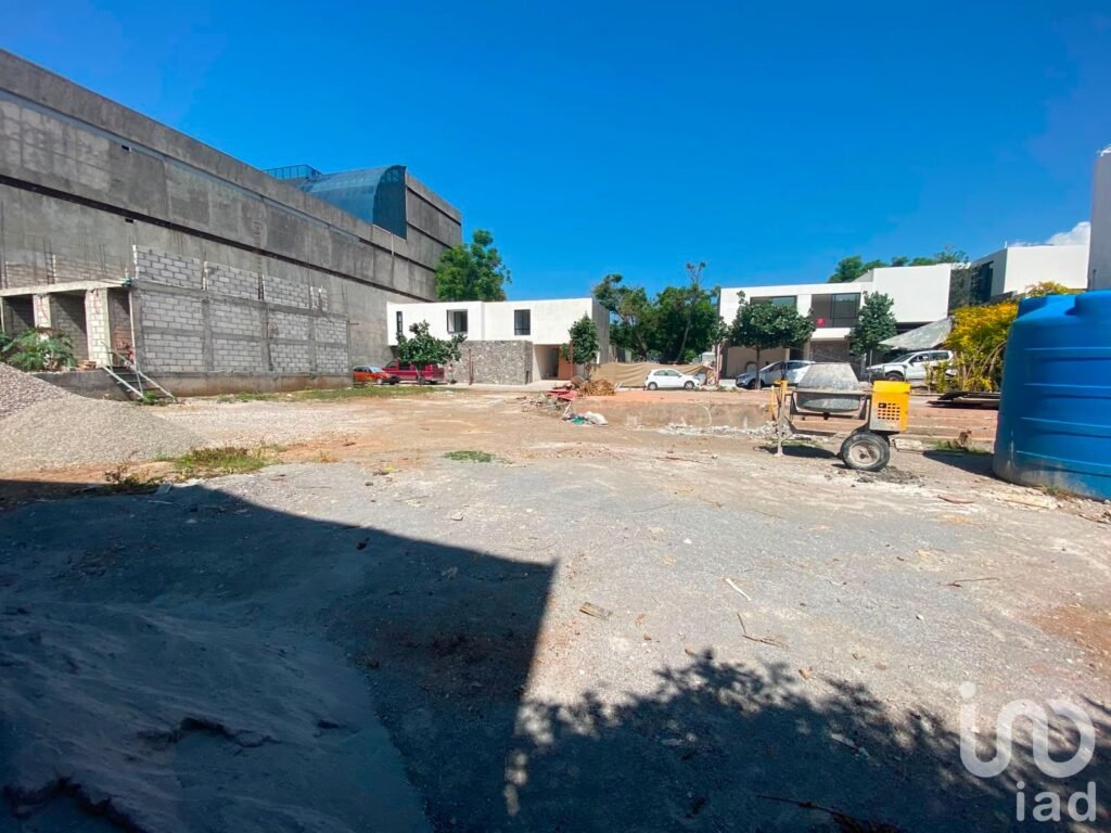 Terreno en Venta, en Privada, Col. del Empleado