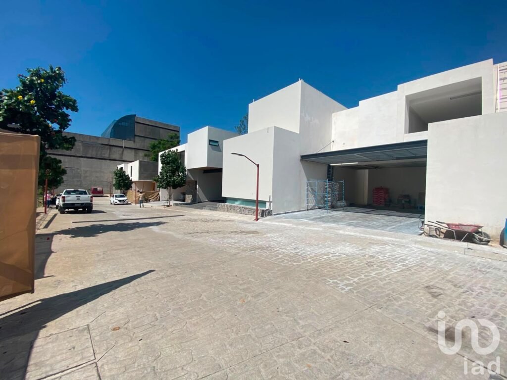 Terreno en Venta, en Privada, Col. del Empleado