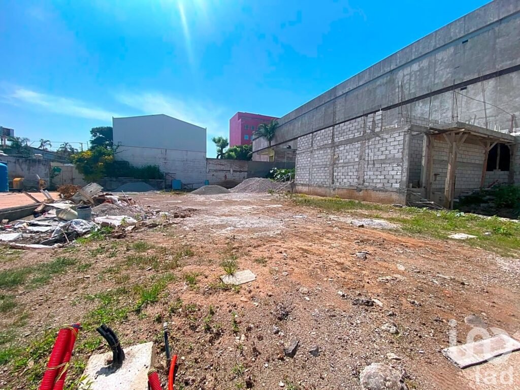 Terreno en Venta, en Privada, Col. del Empleado