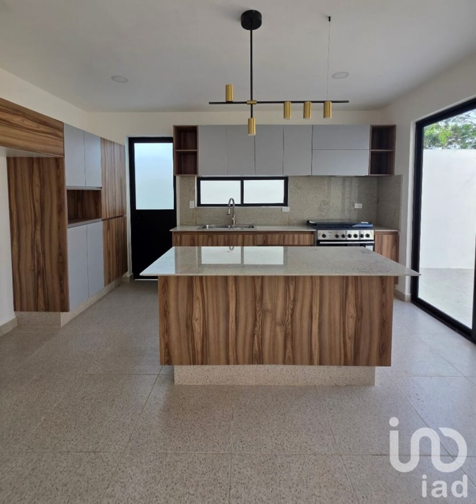 Casa en venta en privada con amenidades al Norte de Mérida, Yucatán.