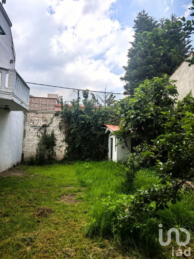Casa en Renta con Amplio Jardín Uso Mixto en Pachuca