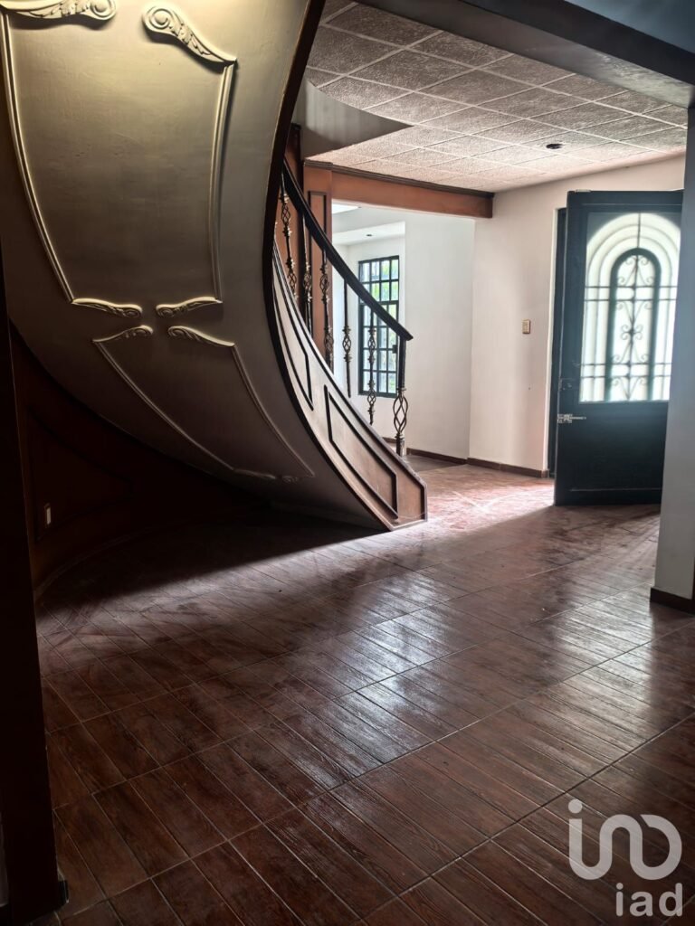 Casa en Renta con Amplio Jardín Uso Mixto en Pachuca