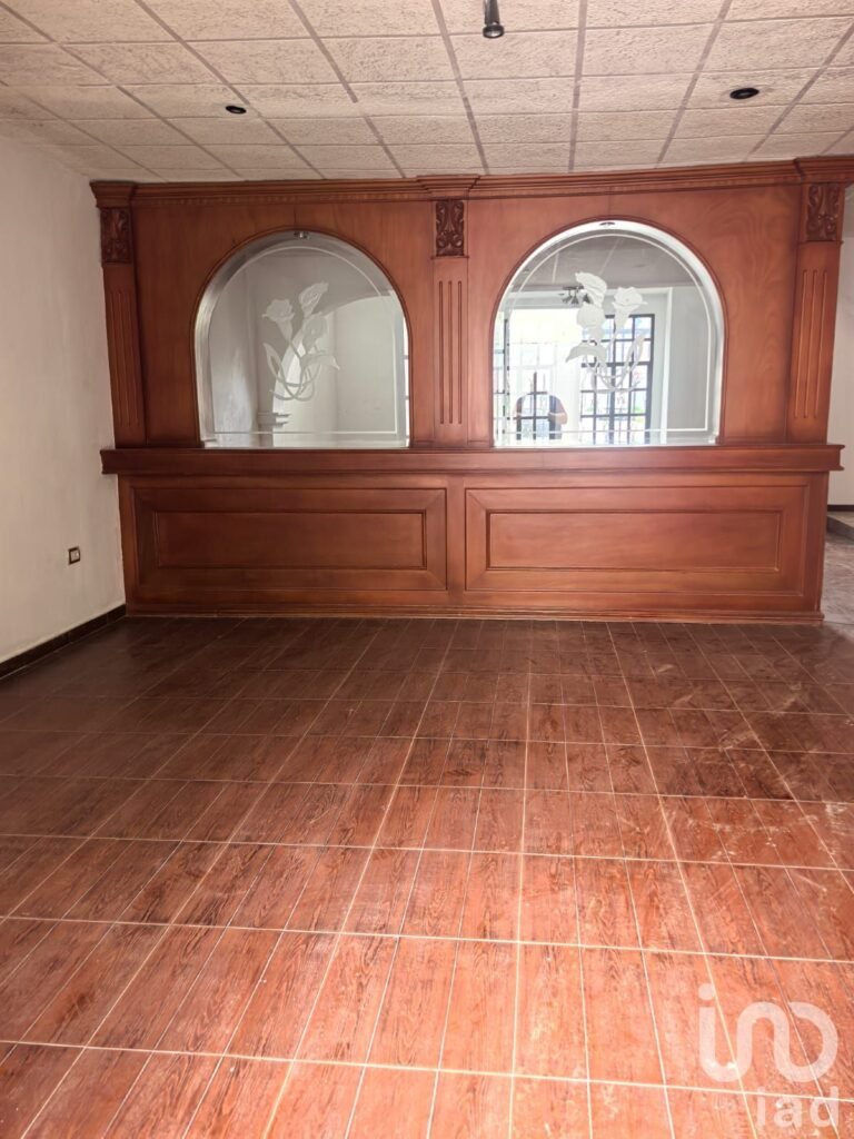 Casa en Renta con Amplio Jardín Uso Mixto en Pachuca
