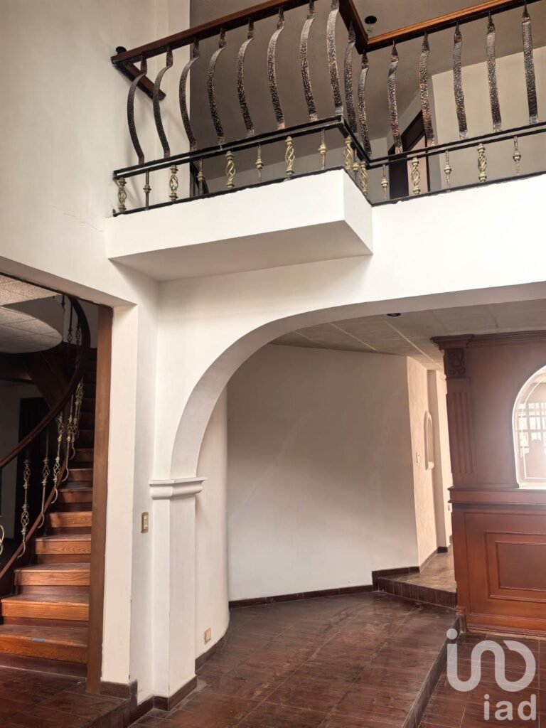 Casa en Renta con Amplio Jardín Uso Mixto en Pachuca