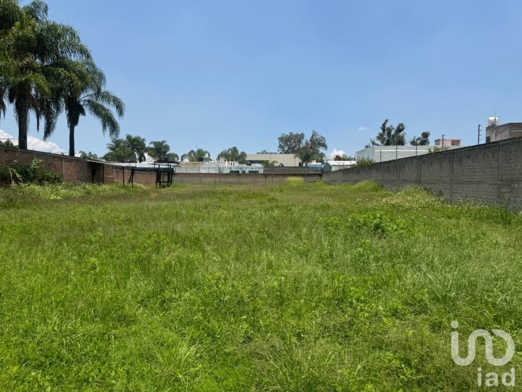 Terreno en venta Ciudad Granja, Zapopan | 1,991 m²