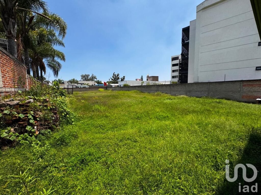 Terreno en venta Ciudad Granja, Zapopan | 1,991 m²