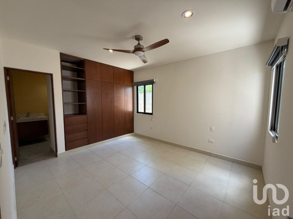 CASA EN VENTA EN PRIVADA CANARIAS CONKAL