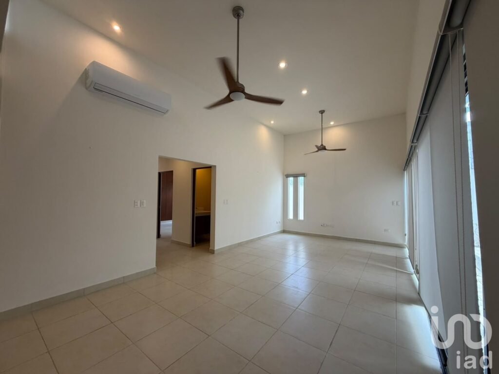 CASA EN VENTA EN PRIVADA CANARIAS CONKAL