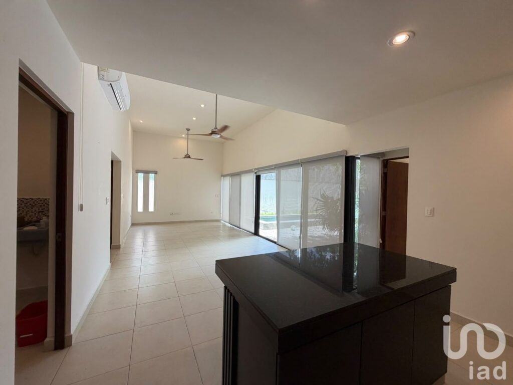 CASA EN VENTA EN PRIVADA CANARIAS CONKAL