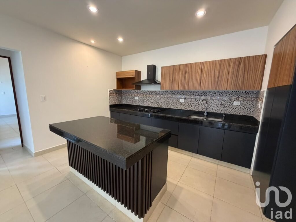 CASA EN VENTA EN PRIVADA CANARIAS CONKAL