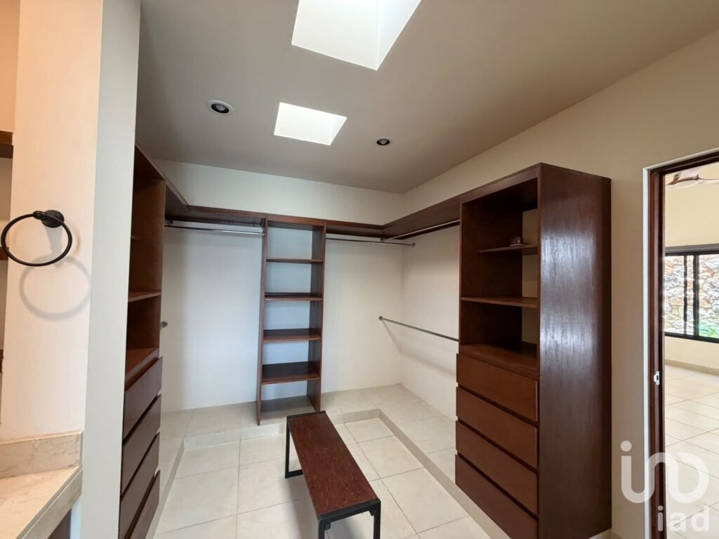 CASA EN VENTA EN PRIVADA CANARIAS CONKAL