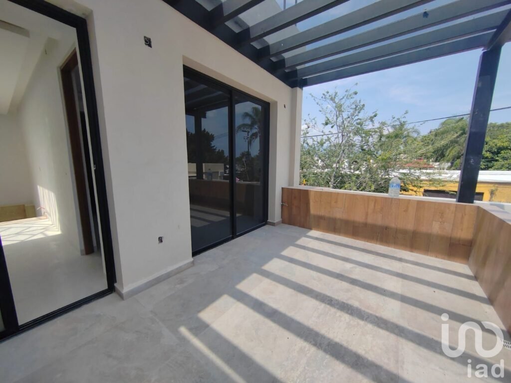 Casa en privada de solo 9 casas  con canal de nado en Delicias, Cuernavaca