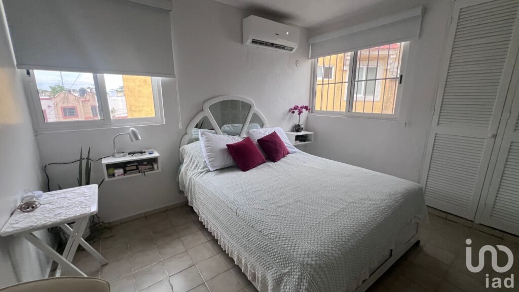 Departamento 3 recámaras en venta, por Plazas Outlet, Cancún.