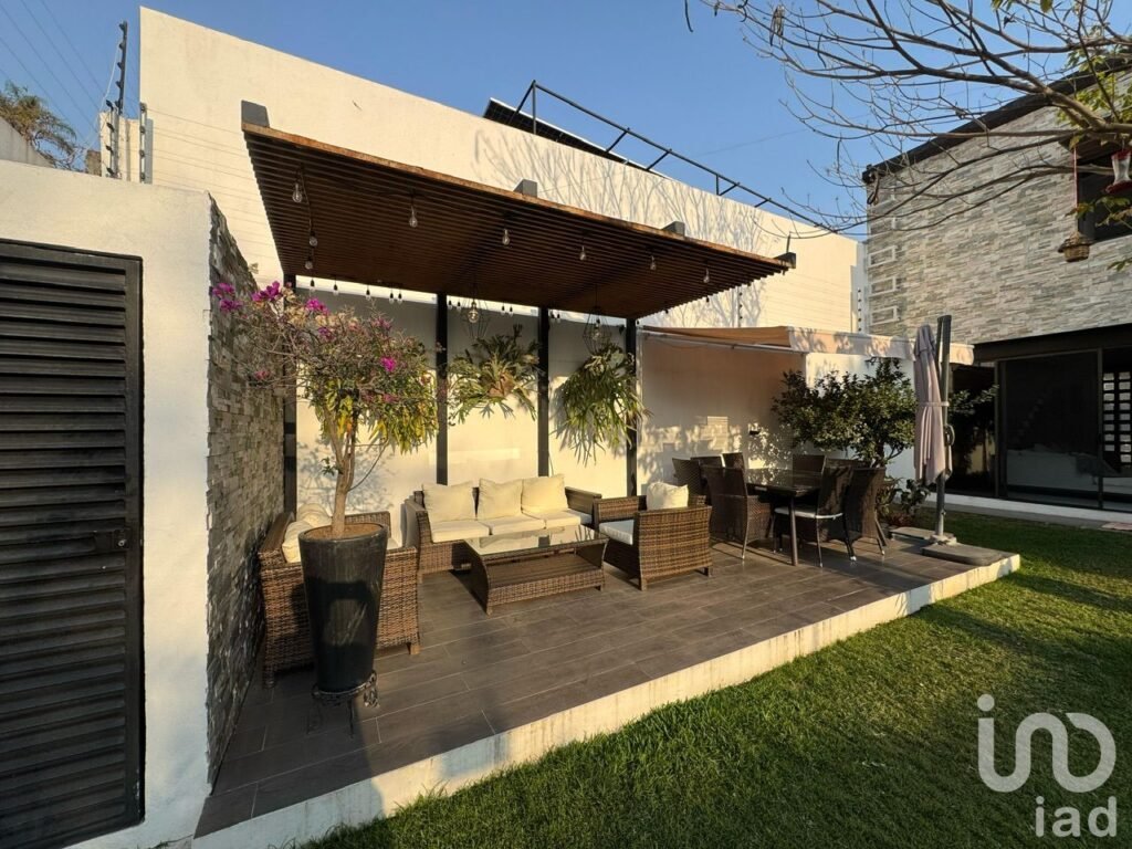 Casa moderna en venta en Acapatzingo Cuernavaca