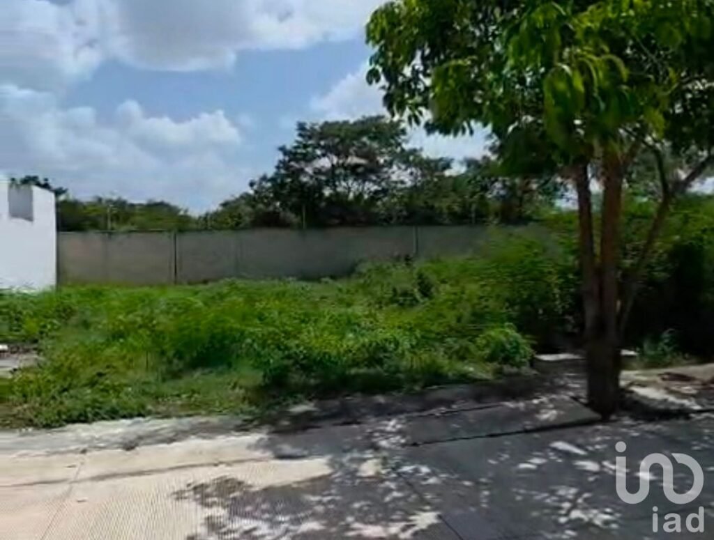Terreno en venta en privada con amenidades al Norte de Mérida