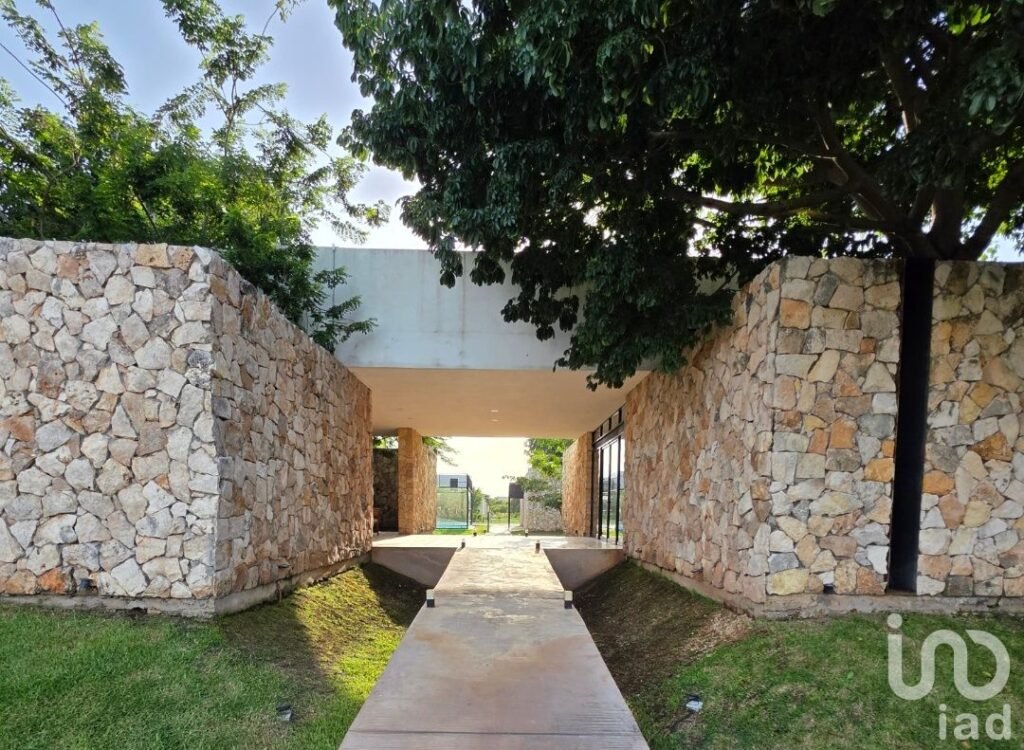 Terreno en venta en privada con amenidades al Norte de Mérida