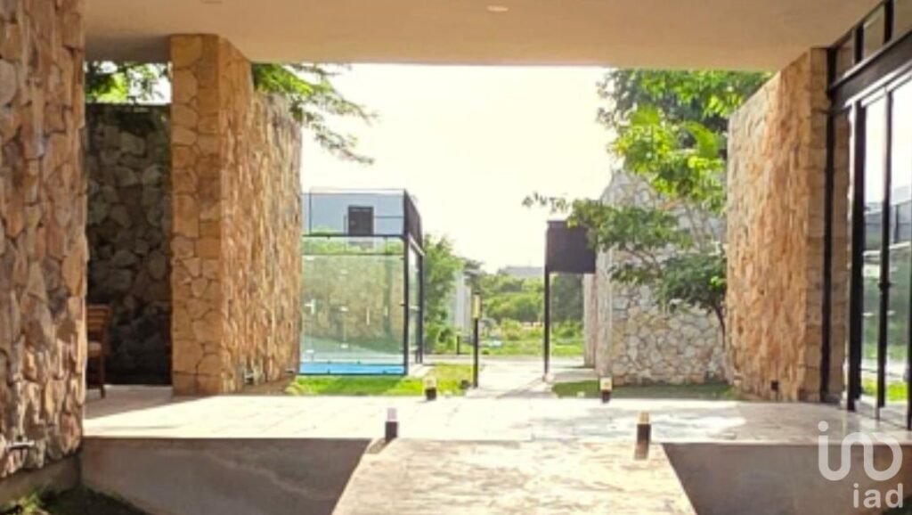 Terreno en venta en privada con amenidades al Norte de Mérida