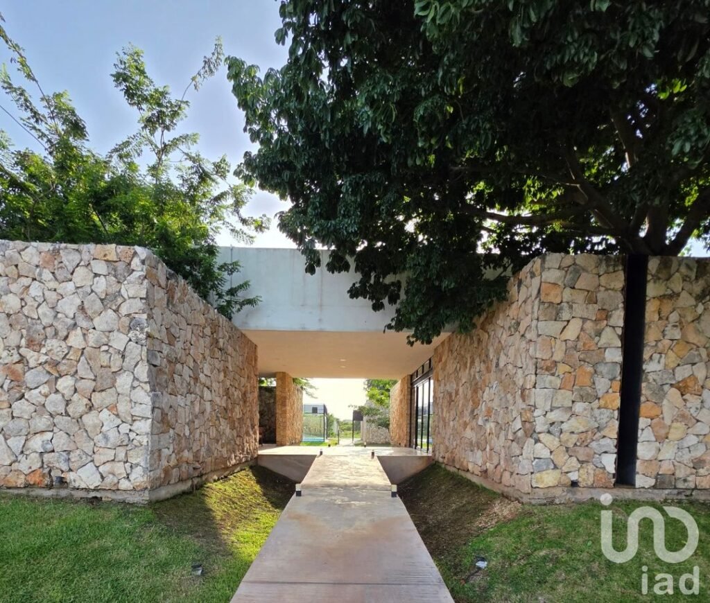 Terreno en venta en privada con amenidades al Norte de Mérida