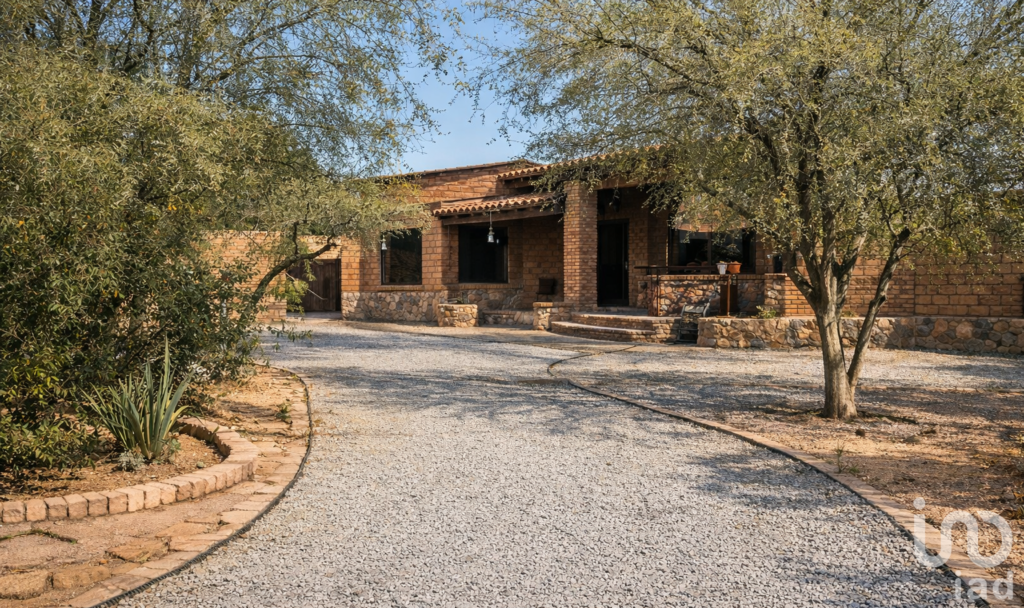 Casa venta 1000 m2 de terreno albercas cancha de tenis ciclismo montaña Pueblo Dorado Hermosillo Son