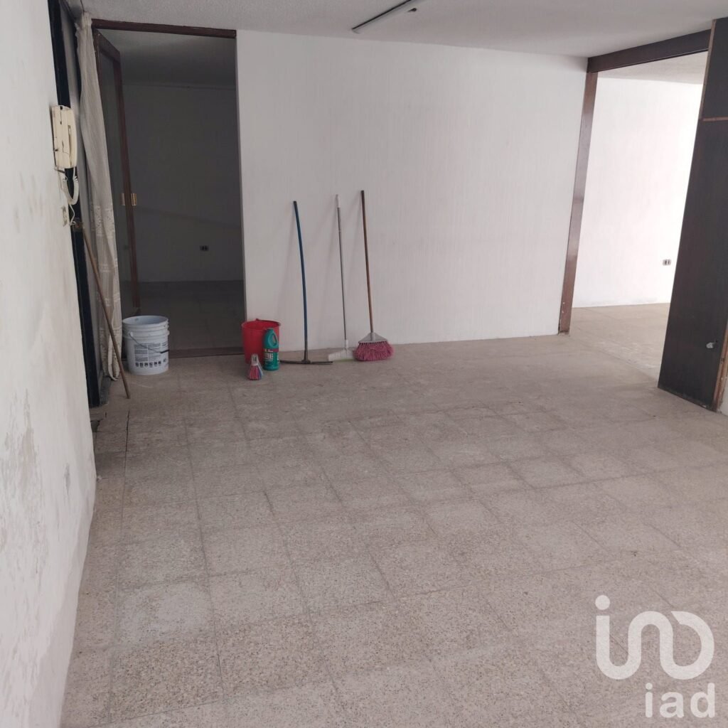 CASA EN VENTA DE UNA PLANTA EN LA PAZ